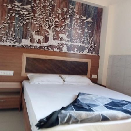 Hotel Shree Krishna Amhedabad Dış mekan fotoğraf
