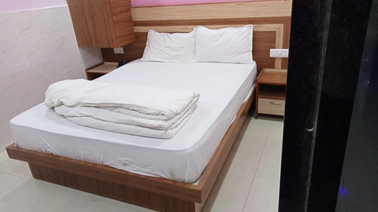 Hotel Shree Krishna Amhedabad Dış mekan fotoğraf