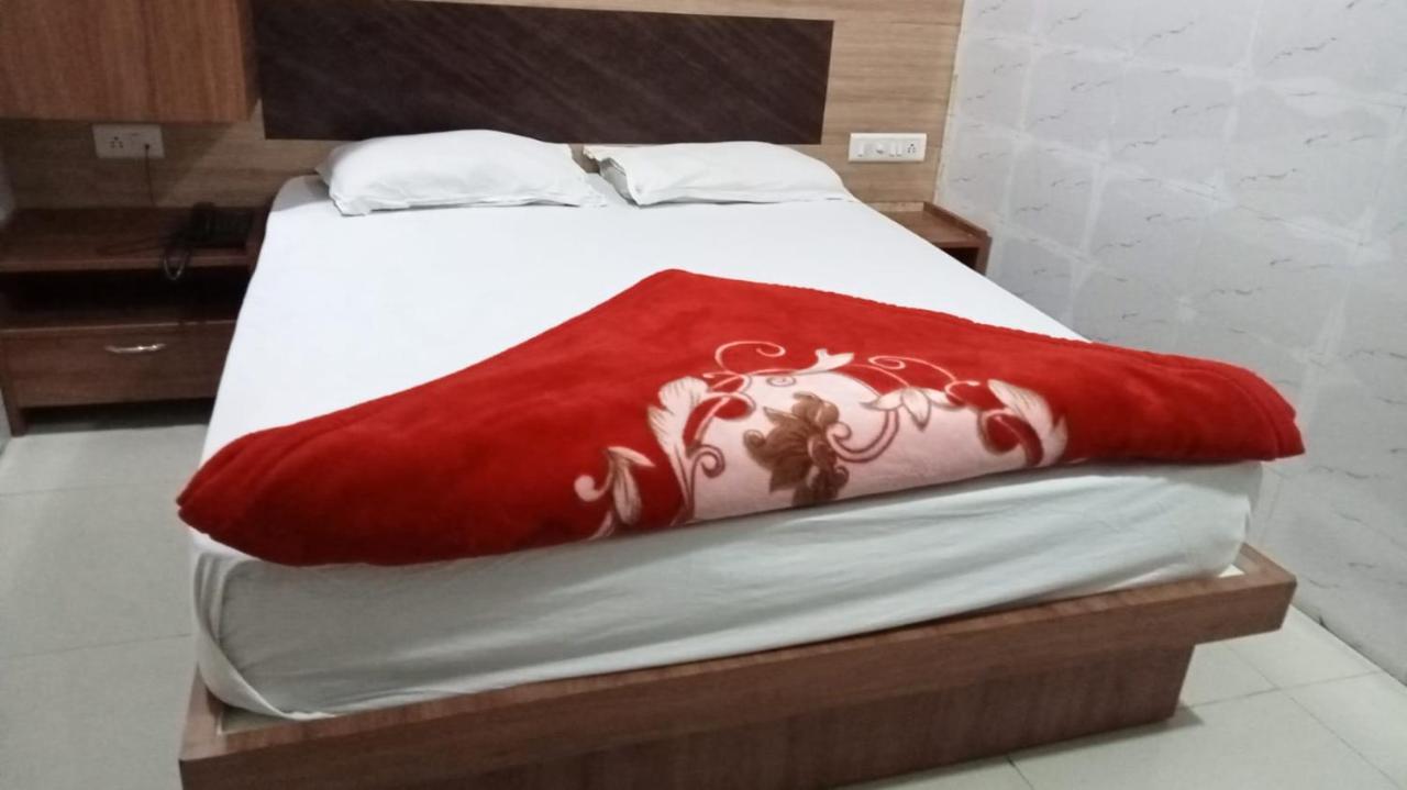 Hotel Shree Krishna Amhedabad Dış mekan fotoğraf