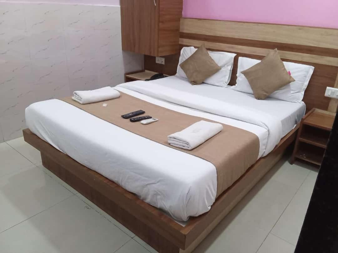 Hotel Shree Krishna Amhedabad Dış mekan fotoğraf